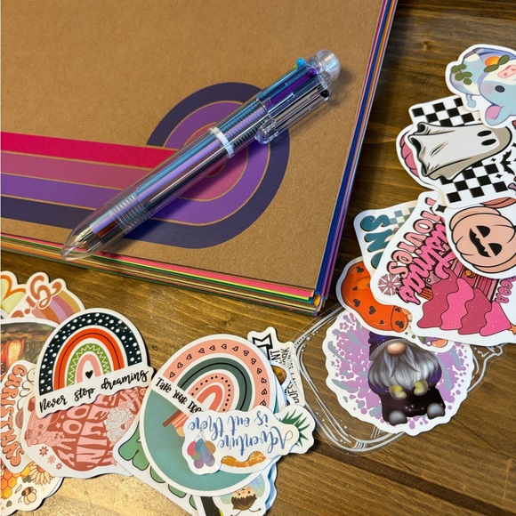 Junk Journal! - Multi Colored Page Journal - Picture 7 of 7